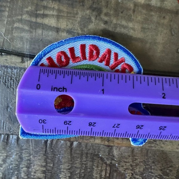 NEW Girl Scouts Holiday Around The World Patch Iron On  - Picture 3 of 3
